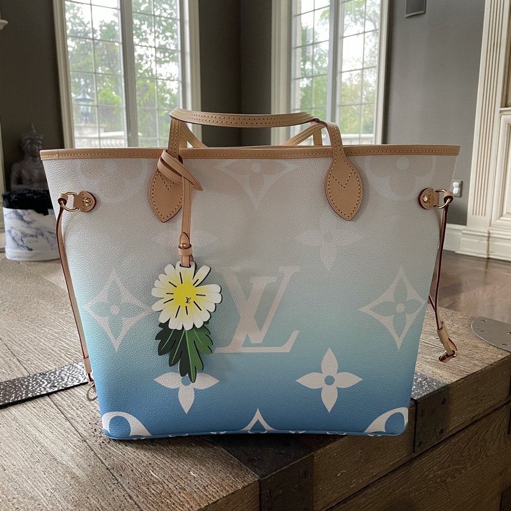 Louis Vuitton neverfull mm by the pool blue tote shopper bag with box